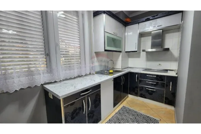 Tirane, jepet me qera apartament 2+1 , 650 € (Don Bosko)