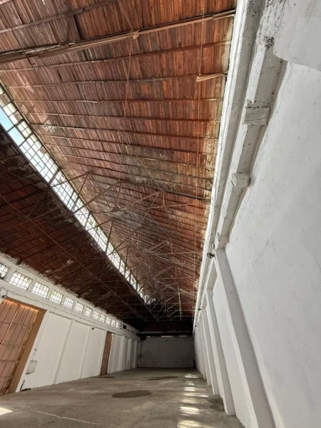 Durres, jepet me qera ambjent biznesi , 700 m² 1.200 € (Shkozet)