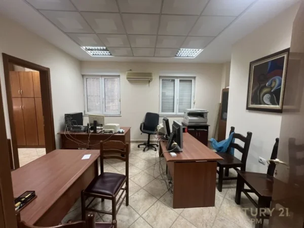 Tirane, shes zyre Kati 2, 100 m² 260.000 € (9 Kateshet)