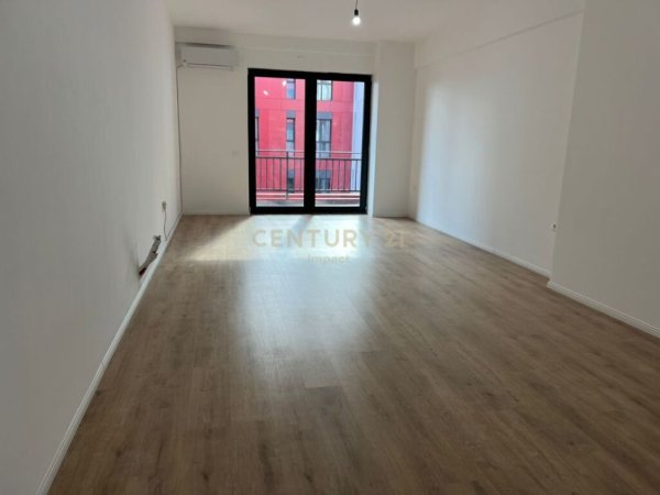 Tirane, jepet me qera apartament 2+1+Aneks+Ballkon Kati 6, 110 m² 500 € (Kompleksi Arlis Farmacia 10)