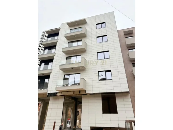 Tirane, shes apartament 2+1+Aneks+Ballkon Kati 4, 93 m² 186.000 € (LIQENI I THATE)