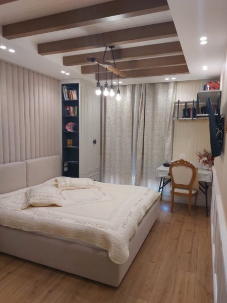 Tirane, jepet me qera apartament 2+1+Ballkon Kati 9, 90 m² 750 € (Fiori Di Bosko)