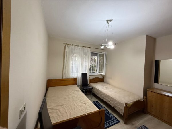 Tirane, jepet me qera apartament 1+1 Kati 0, 53 m² 400 €