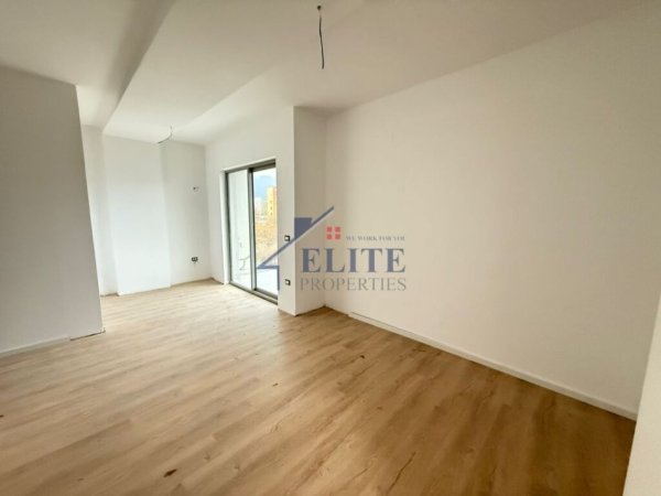 Tirane, jepet me qera apartament 1+1 Kati 3, 64 m² 400 € (Fusha e Aviacionit)
