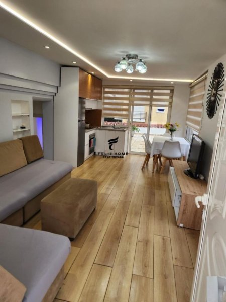 Tirane, jepet me qera apartament 2+1 Kati 3, 98 m² 500 € (BILL KLINTON)
