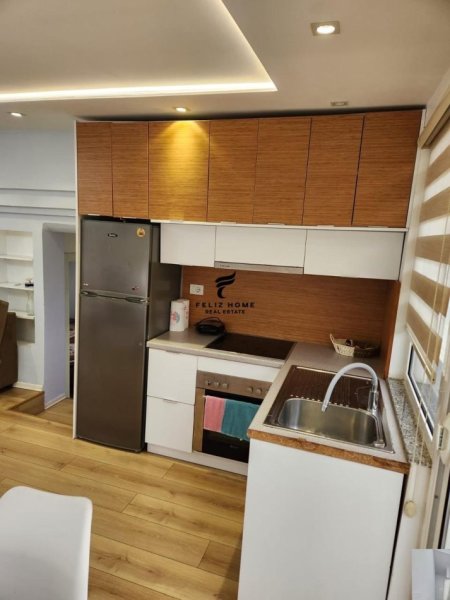 Tirane, jepet me qera apartament 2+1 Kati 3, 98 m² 500 € (BILL KLINTON)