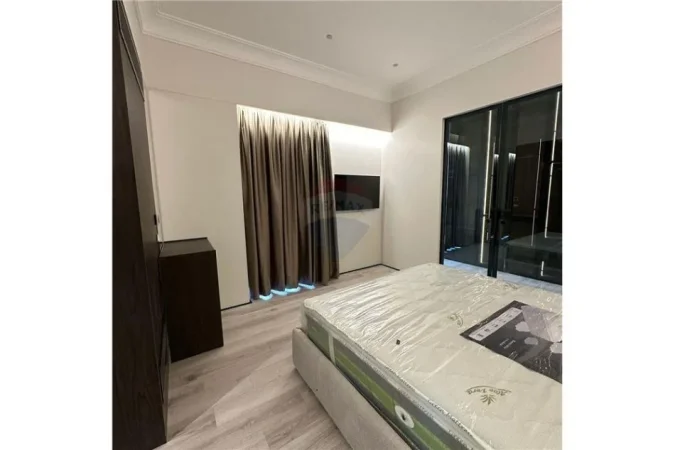 Tirane, jepet me qera apartament 2+1+Ballkon Kati 16, 115 m² 1.500 € (TIRANA GARDEN BUILDING)