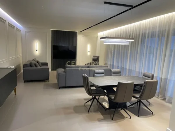 Tirane, jepet me qera apartament 3+1+Aneks+Ballkon Kati 3, 186 m² 1.800 € (Park Life)