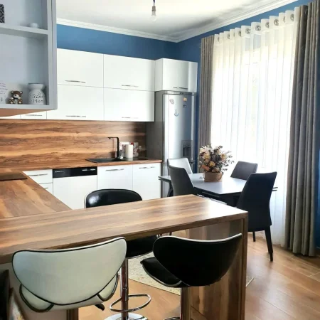 Tirane, shitet apartament 2+1 , 125 m² (Kopshti Botanik)