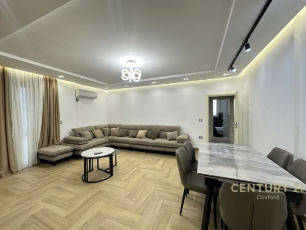 Tirane, jepet me qera apartament 2+1+Aneks+Ballkon Kati 5, 95 m² 1.000 € (Mozaiku i Tiranes)