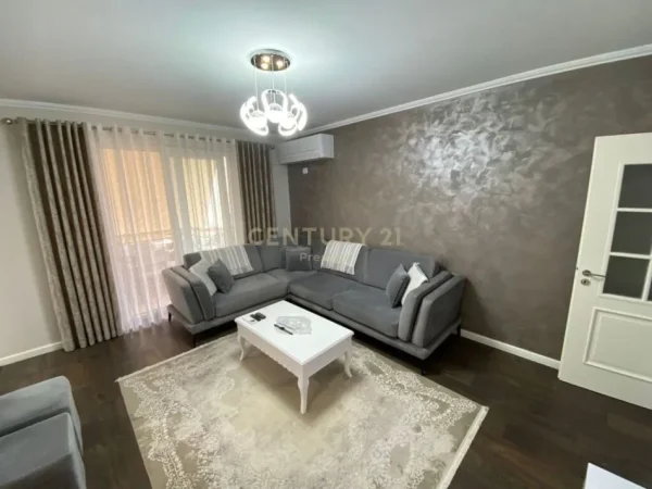 Tirane, shes apartament 2+1+Aneks+Ballkon Kati 4, 110 m² 280.000 € (RRUGA BARRIKADAVE)