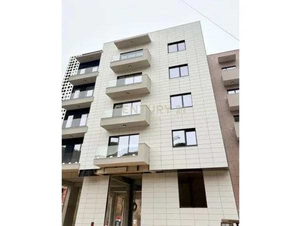 Tirane, shes apartament 2+1+Aneks+Ballkon Kati 1, 109 m² 217.120 € (LIQENI I THATE)