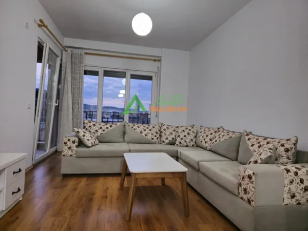 Tirane, jepet me qera apartament 2+1 Kati 4, 111 m² 650 € (Ali Demi)