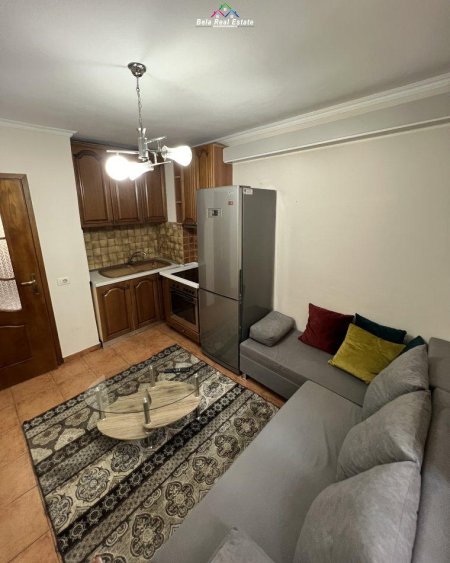 Tirane, jepet me qera apartament 1+1+Ballkon Kati 4, 44 m² 490 € (21 Dhjetori)