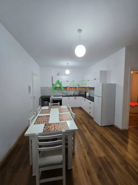 Tirane, jepet me qera apartament 2+1 Kati 4, 111 m² 650 € (Ali Demi)