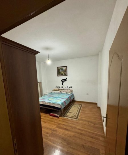 Tirane, jepet me qera apartament 2+1 Kati 3, 110 m² 400 € (STACIONI I TRENIT)