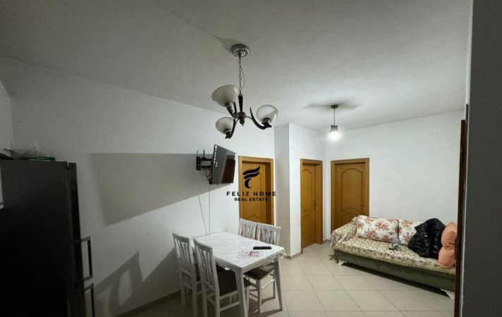 Tirane, jepet me qera apartament 2+1 Kati 3, 110 m² 400 € (STACIONI I TRENIT)