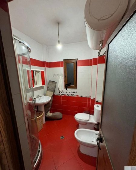 Tirane, jepet me qera apartament 2+1 Kati 3, 110 m² 400 € (STACIONI I TRENIT)