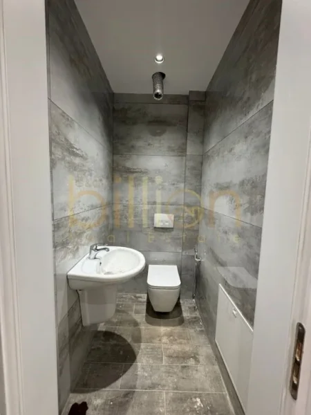 Tirane, jepet me qera ambjent biznesi Kati 2, 145 m² 1.300 € (Shkolla Baletit, Tirana, Albania)