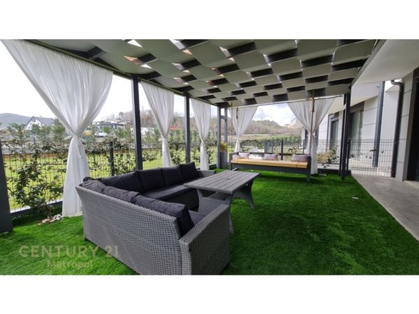 Tirane, jepet me qera apartament 2+1+Aneks+Ballkon Kati 0, 200 m² 1.700 € (TEG)