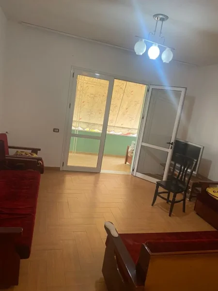 Tirane, jepet me qera apartament 3+1 Kati 2, 120 m² 400 € (Siri Kodra)
