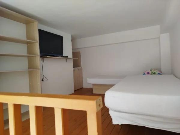 Tirane, jepet me qera garsonier Dublex Kati 0, 20 m² 250 € (Rruga Tom Plezha)