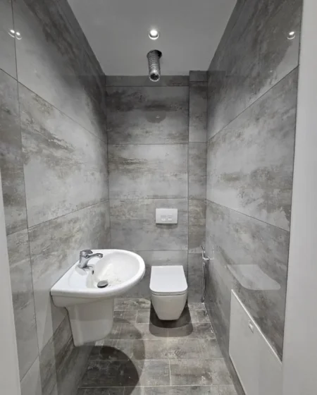 Tirane, jepet me qera ambjent biznesi Kati 2, 145 m² 