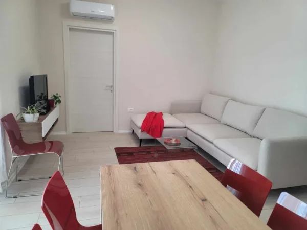 Tirane, jepet me qera apartament 1+1 Kati 7, 75 m² 500 € (Teodor Keko)