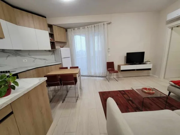 Tirane, jepet me qera apartament 1+1 Kati 7, 75 m² 500 € (Teodor Keko)