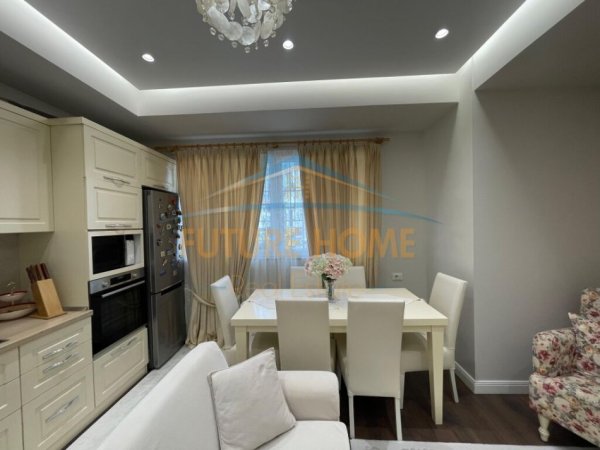 Tirane, jepet me qera apartament 2+1+Ballkon Kati 2, 90 m² 1.200 € (Rruga e Durresit)