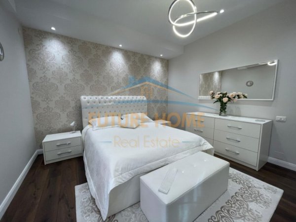 Tirane, jepet me qera apartament 2+1+Ballkon Kati 2, 90 m² 1.200 € (Rruga e Durresit)