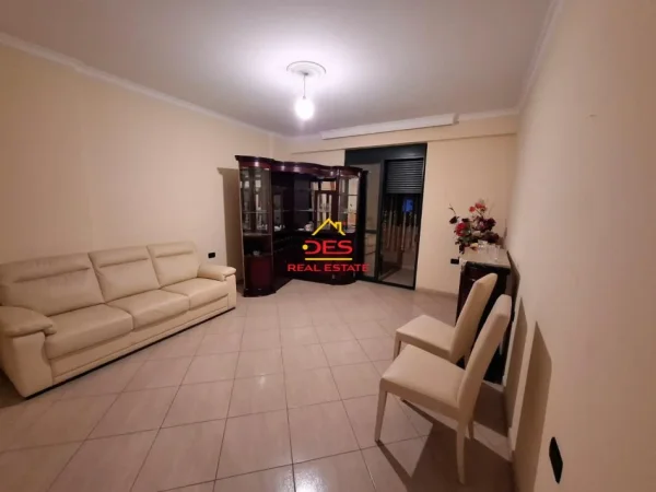 Vlore, shitet apartament 2+1+Ballkon , 117 m² 128.700 € (Rruga Gjergj Arianiti, Vlorë)