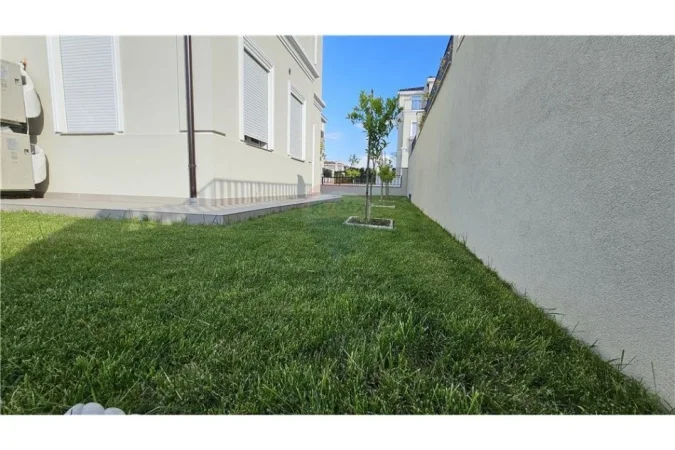 Tirane, jepet me qera Vile 3 Katshe Kati 3, 240 m² 2.500 € (Mjull Bathore, Tirane)