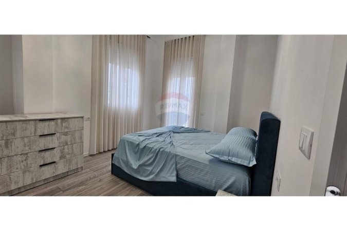 Tirane, jepet me qera Vile 3 Katshe Kati 3, 240 m² 2.500 € (Mjull Bathore, Tirane)