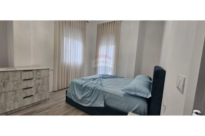 Tirane, jepet me qera Vile 3 Katshe Kati 3, 240 m² 2.500 € (Mjull Bathore, Tirane)