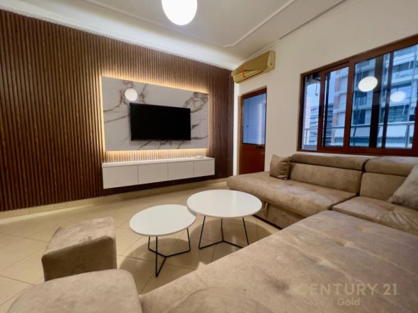 Tirane, jepet me qera apartament 2+1+Ballkon Kati 4, 105 m² 700 € (Don Bosko)