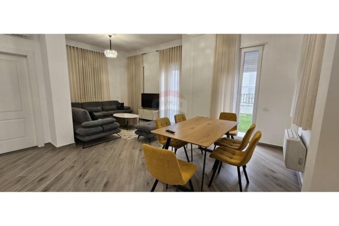Tirane, jepet me qera Vile 3 Katshe Kati 3, 240 m² 2.500 € (Mjull Bathore, Tirane)