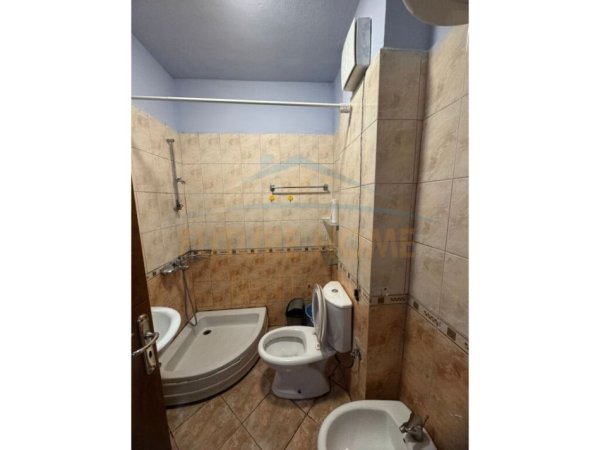 Tirane, jepet me qera apartament 2+1 Kati 3, 65 m² 400 € (Kodra e Diellit)