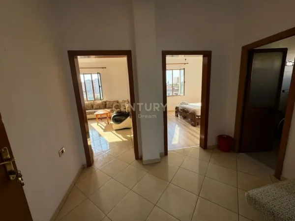 Tirane, jepet me qera apartament 3+1+Ballkon Kati 3, 103 m² 500 € (Rruga Sadik Petrela)