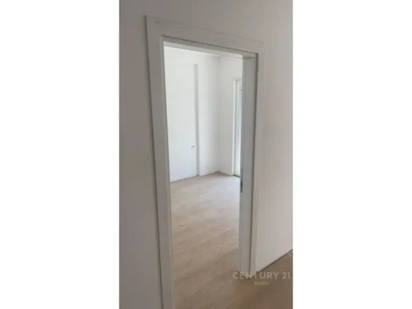 Tirane, shitet apartament 1+1 Kati 6, 55 m² 65.000 € (qtu)