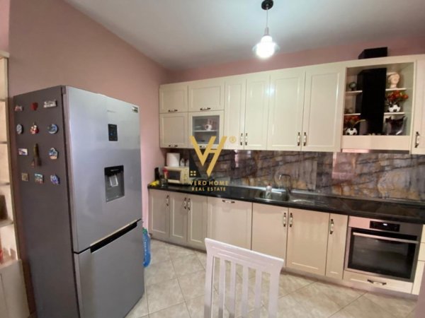 Tirane, jepet me qera apartament 2+1+Ballkon Kati 6, 80 m² 600 € (RRUGA MINE PEZA)