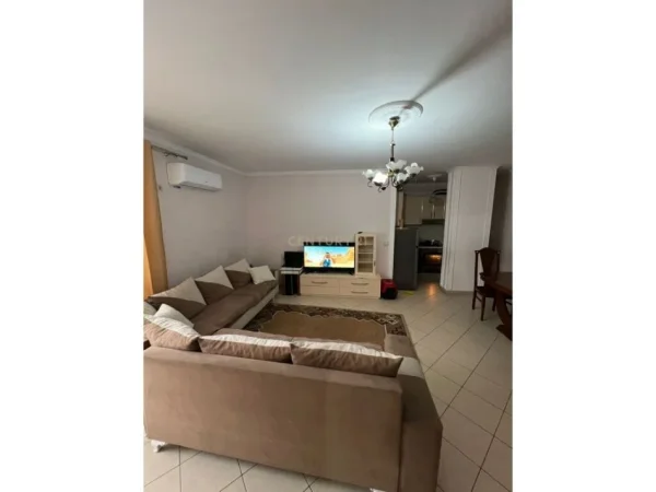 Tirane, shitet apartament 2+1 Kati 3, 93 m² 120.000 € (fresku)