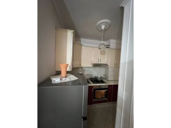 Tirane, shitet apartament 2+1 Kati 3, 93 m² 120.000 € (fresku)