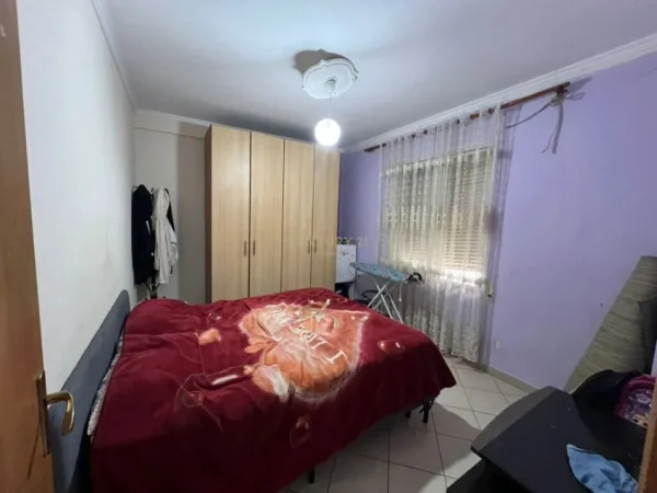 Tirane, shitet apartament 2+1 Kati 3, 93 m² 120.000 € (fresku)