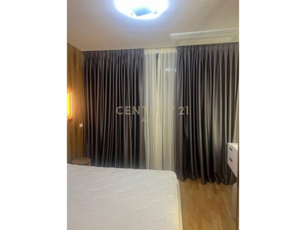 Tirane, jap me qera apartament 1+1+POST PARKIMI , 75 m² 1.500 € (Liqeni i Tiranës)
