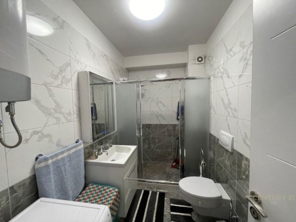Tirane, jepet me qera apartament 2+1 Kati 10, 90 m² 650 € (kompleksi magnet)