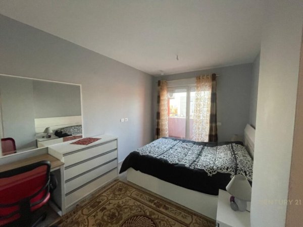 Tirane, jepet me qera apartament 2+1 Kati 10, 90 m² 650 € (kompleksi magnet)
