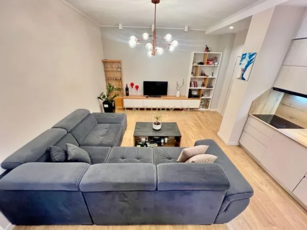 Tirane, shitet apartament 2+1 Kati 2, 80 m² 148.000 € 