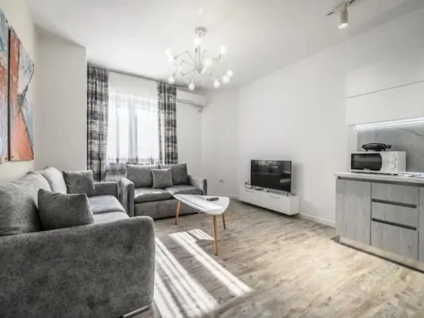 Tirane, jepet me qera apartament 2+1 Kati 2, 90 m² 850 € (9 kateshet)