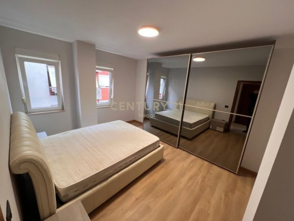 Tirane, shes apartament 3+1+2+Ballkon , 140 m² 245.000 € (Liqeni i Thatë)